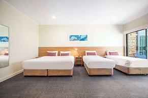 Nightcap at High Flyer Hotel