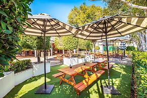 Nightcap at High Flyer Hotel