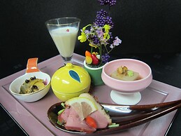 Sun Members Hirugano