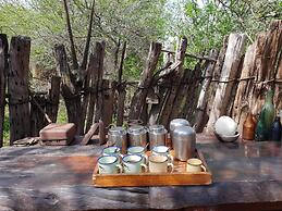 Quatermain's 1920's Safari Camp - Amakhala Game Reserve