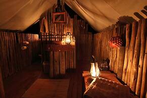 Quatermain's 1920's Safari Camp - Amakhala Game Reserve