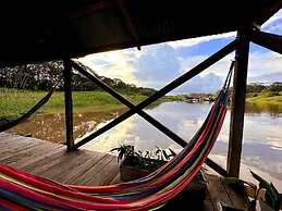 Kurupira Cabin Floating