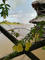 Kurupira Cabin Floating