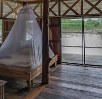 Kurupira Cabin Floating