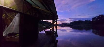 Kurupira Cabin Floating