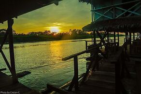 Kurupira Cabin Floating