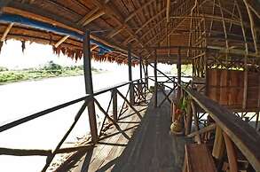 Kurupira Cabin Floating