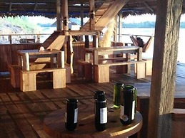 Kurupira Cabin Floating