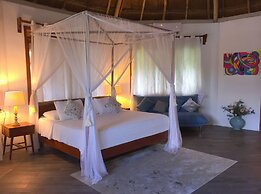 Toto Blue Hotel Boutique