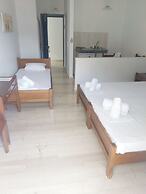 Filoxenia Hotel & Apartments