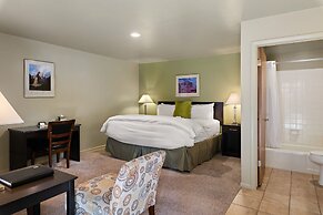 Flanigan's Resort and Spa