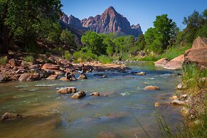 Flanigan's Resort and Spa