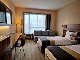 Warsaw Plaza Hotel