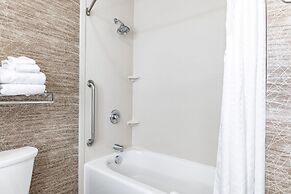 Holiday Inn Express & Suites New Martinsville by IHG