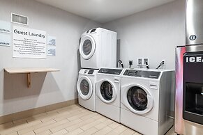 Holiday Inn Express & Suites New Martinsville by IHG