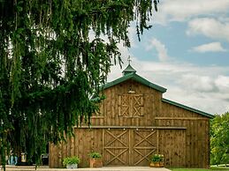 Holiday Inn Express & Suites New Martinsville by IHG