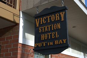 Put in Bay Victory Station Hotel