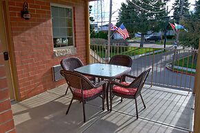 Put in Bay Victory Station Hotel