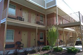 Put in Bay Victory Station Hotel