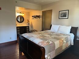 Put in Bay Victory Station Hotel
