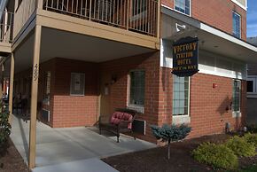 Put in Bay Victory Station Hotel