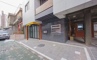 KW Hongdae Line Hostel