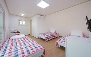 KW Hongdae Line Hostel