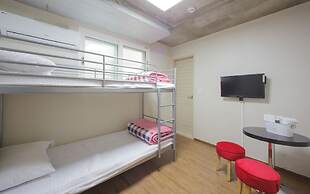 KW Hongdae Line Hostel
