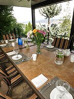 A View of the Lake Bed & Breakfast