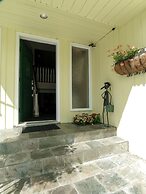 A View of the Lake Bed & Breakfast