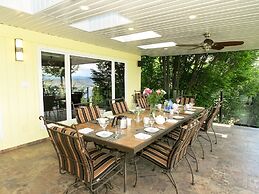 A View of the Lake Bed & Breakfast