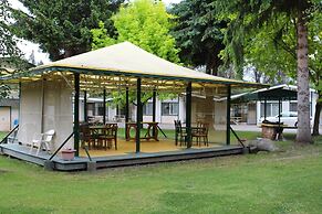 Kokanee Beach Resort Motel