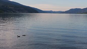 Kokanee Beach Resort Motel