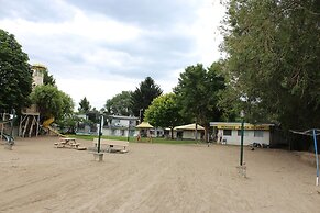 Kokanee Beach Resort Motel