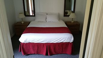 Kokanee Beach Resort Motel