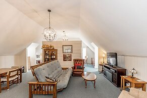 Mountain Ash Farm Country Manor