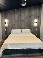 Hideout on the Horseshoe