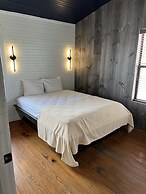 Hideout on the Horseshoe