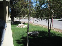 La Vista Blanc by Mammoth Reservation Bureau