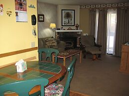 La Vista Blanc by Mammoth Reservation Bureau