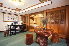 Kingdom Hotel