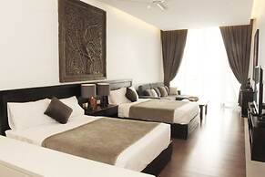 Crystal Blue Boutique Hotel