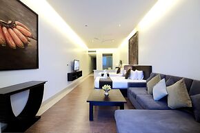 Crystal Blue Boutique Hotel