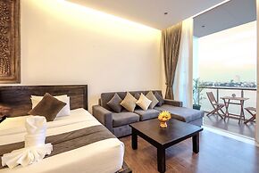 Crystal Blue Boutique Hotel