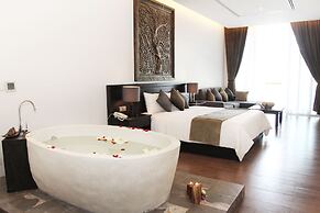 Crystal Blue Boutique Hotel