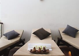 Crystal Blue Boutique Hotel