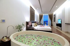 Crystal Blue Boutique Hotel