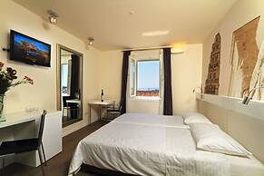 La Porta Luxury Rooms