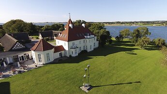 Gl. Avernæs Sinatur Hotel & Konference