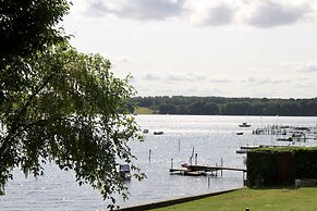 Sixtus Sinatur Hotel og Konference